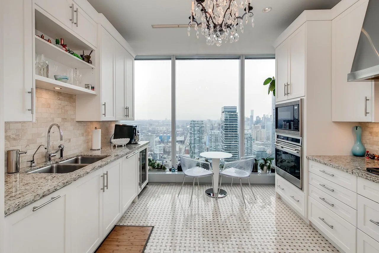 How to Downsize in Toronto's Luxury Real Estate Market