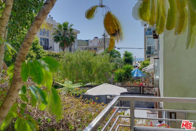 27 Ironsides Street, Unit A  Marina del Rey, CA 90292