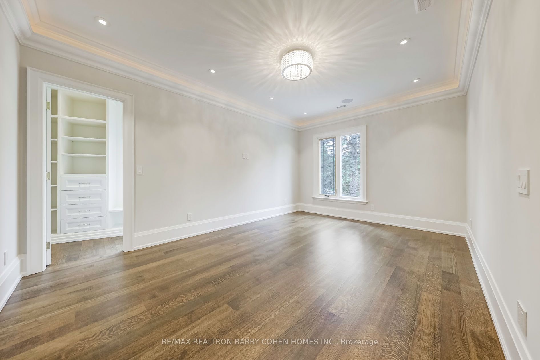 SOLD: Elegance & Luxury At Its Finest