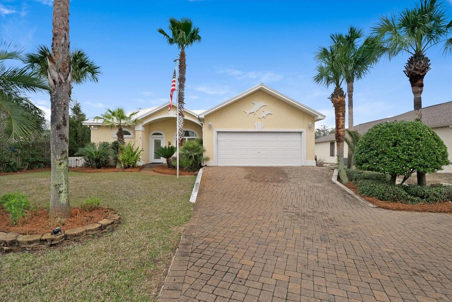 35 Pelican Glide Ln