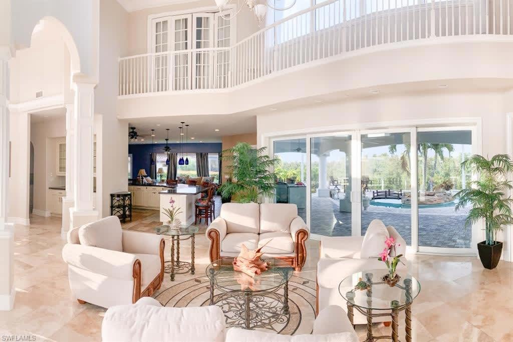 3916 Surfside Blvd 