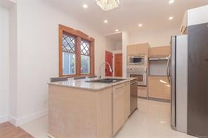 919 Selkirk Ave