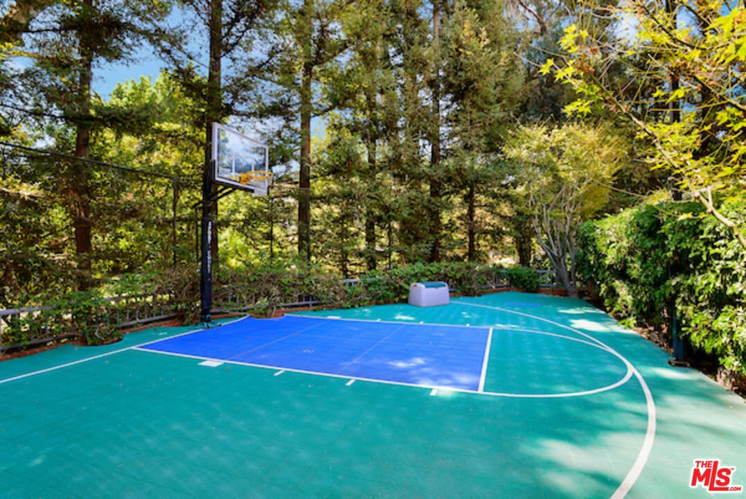 Ridge Oasis