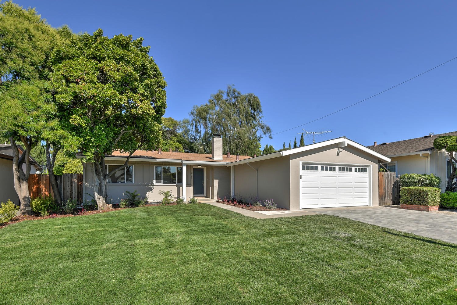 1368 Stockbridge Dr