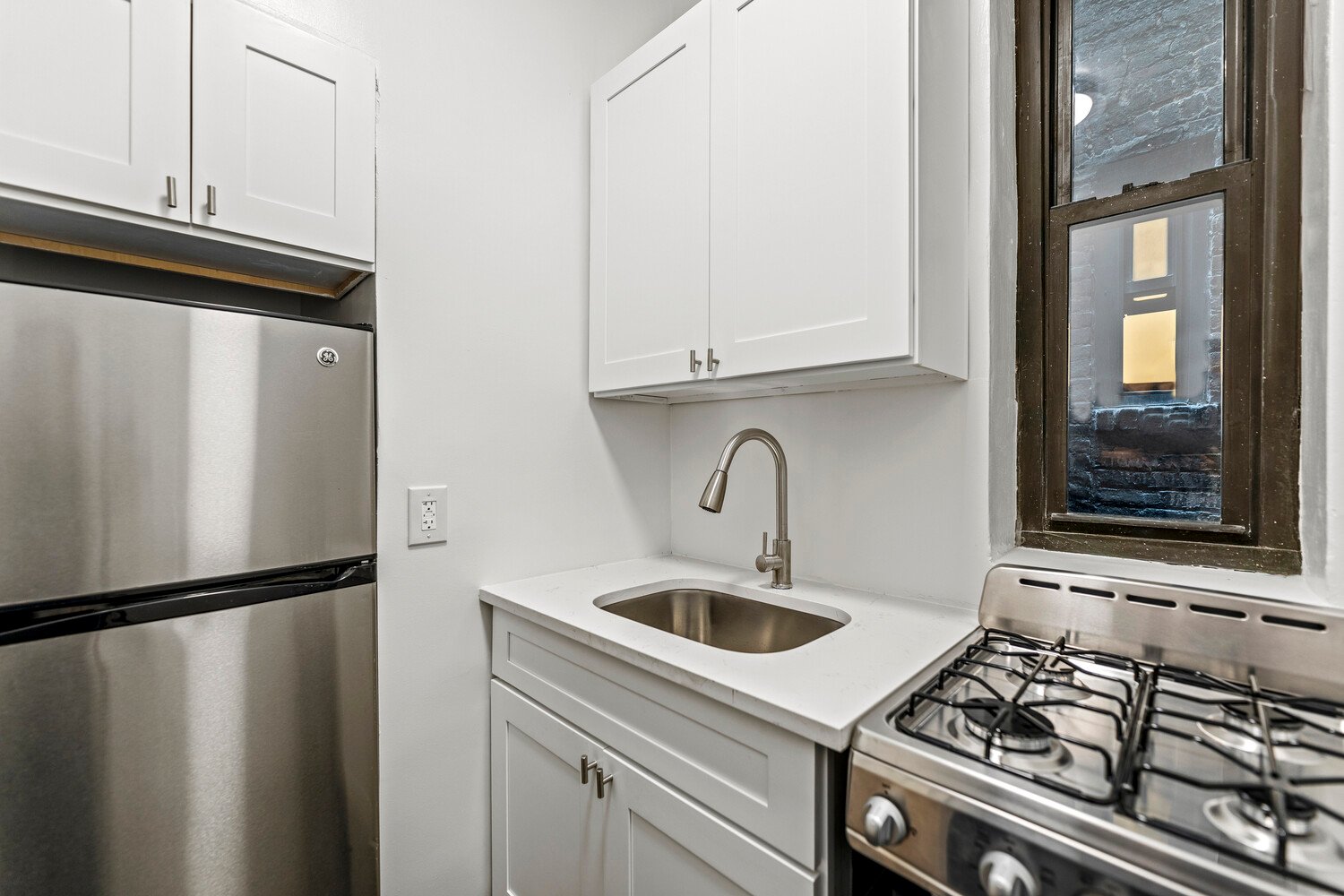 210 East 38th Street, Apt 4B