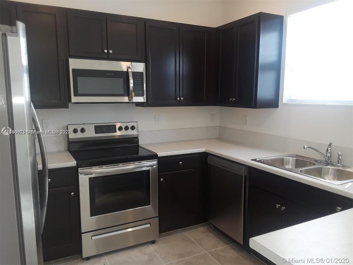 11318 SW 254th Ter