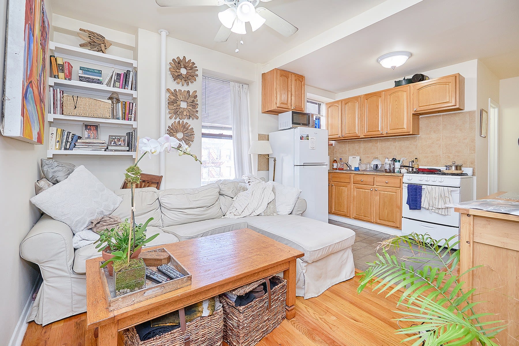 270 E 78th Street Unit: 9