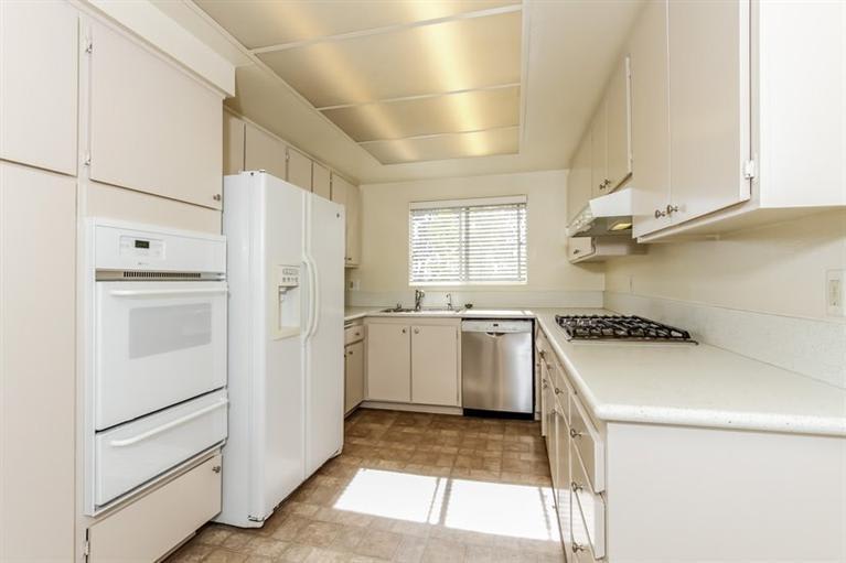 382 E California Blvd, #205