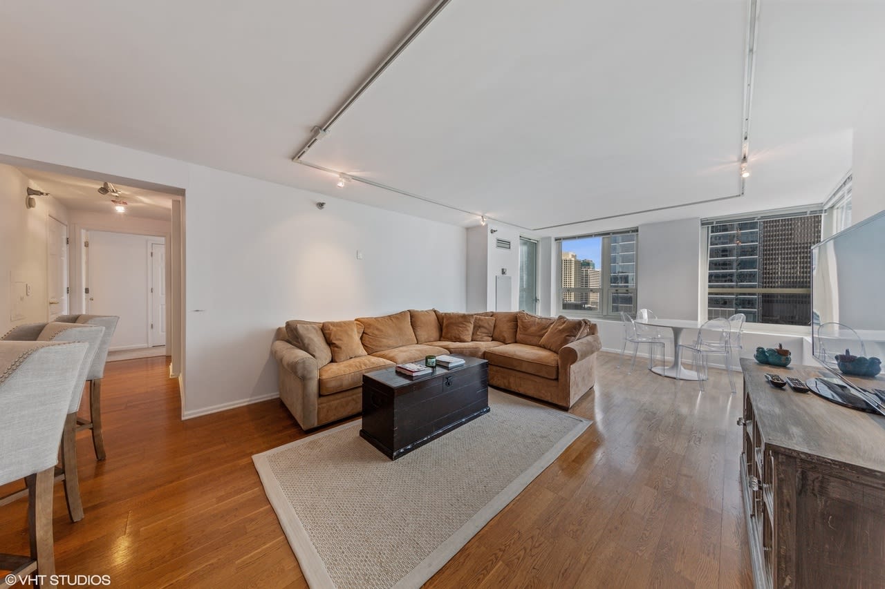 345 N LaSalle Dr #3303