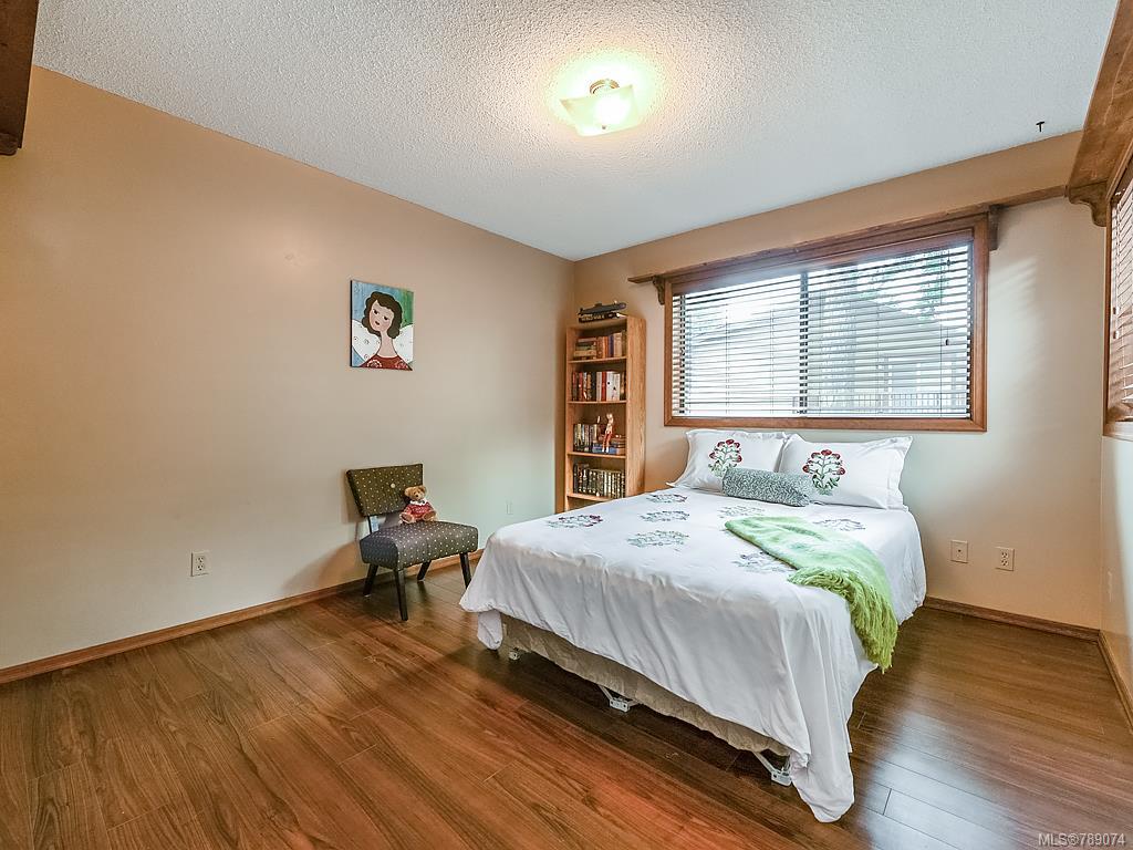 4257 Moorpark Pl, Saanich