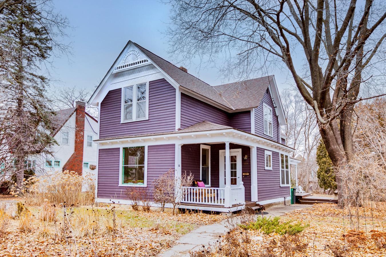 814 Olive St W