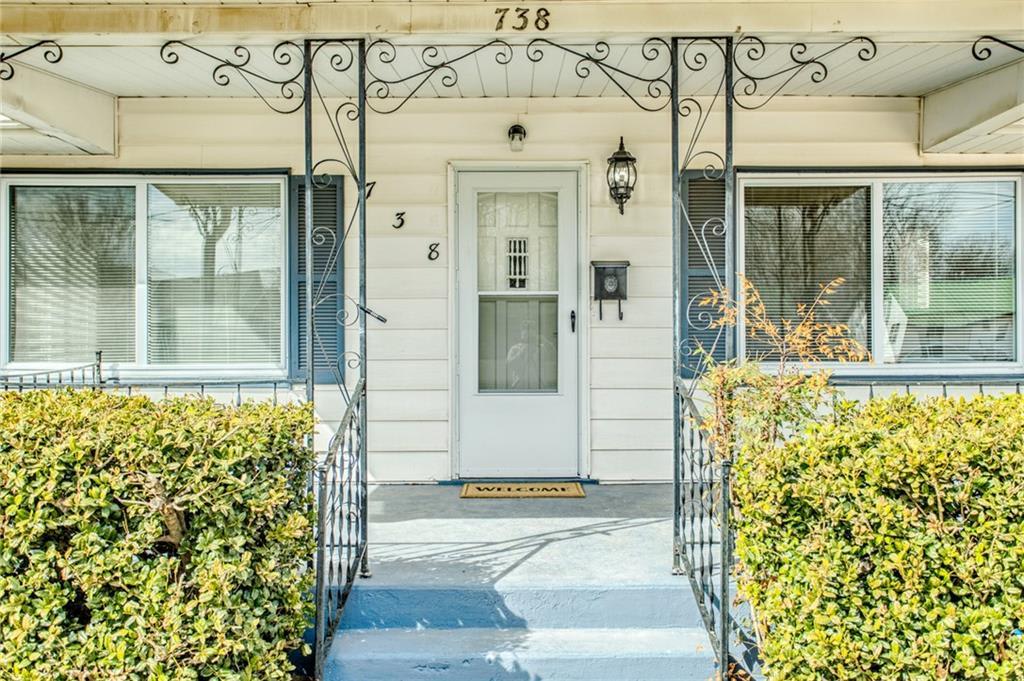 738 N Chapman Ave.