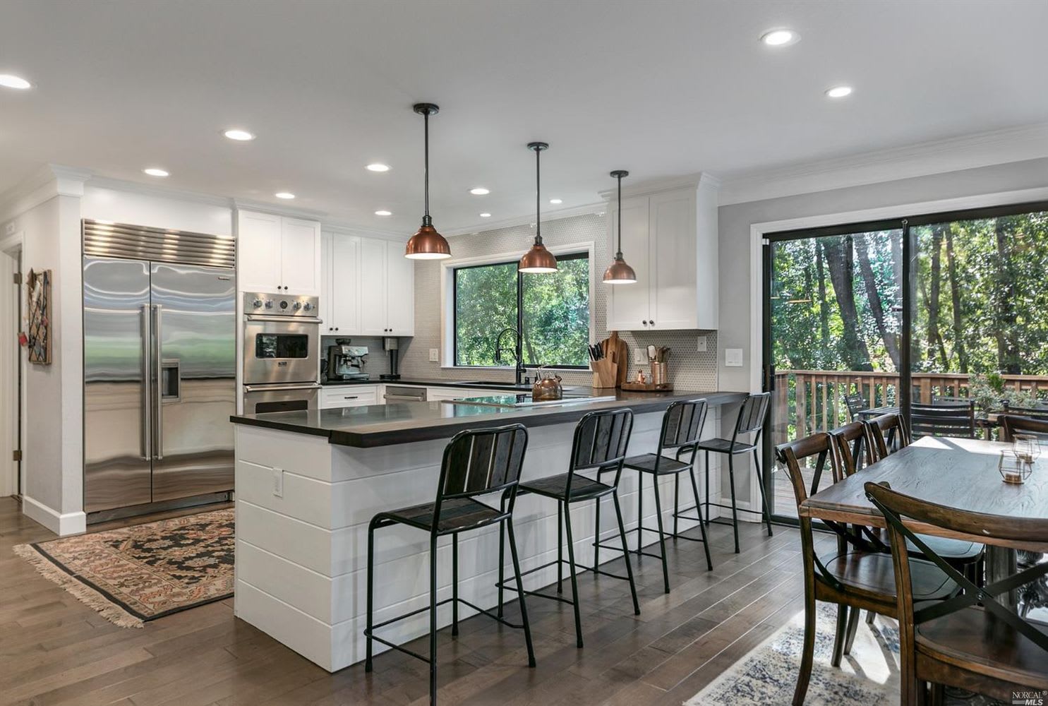 6 W Brooke Dr