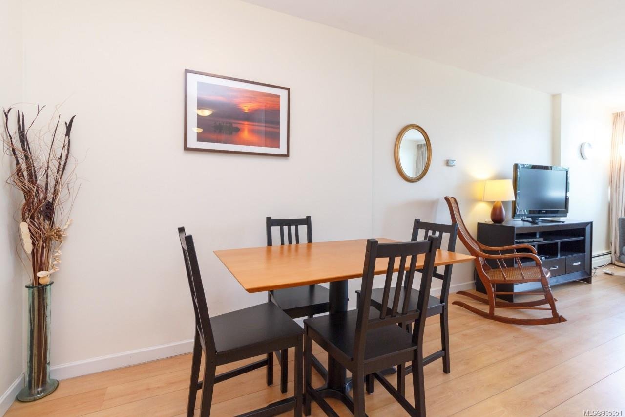 309-647 Michigan St
