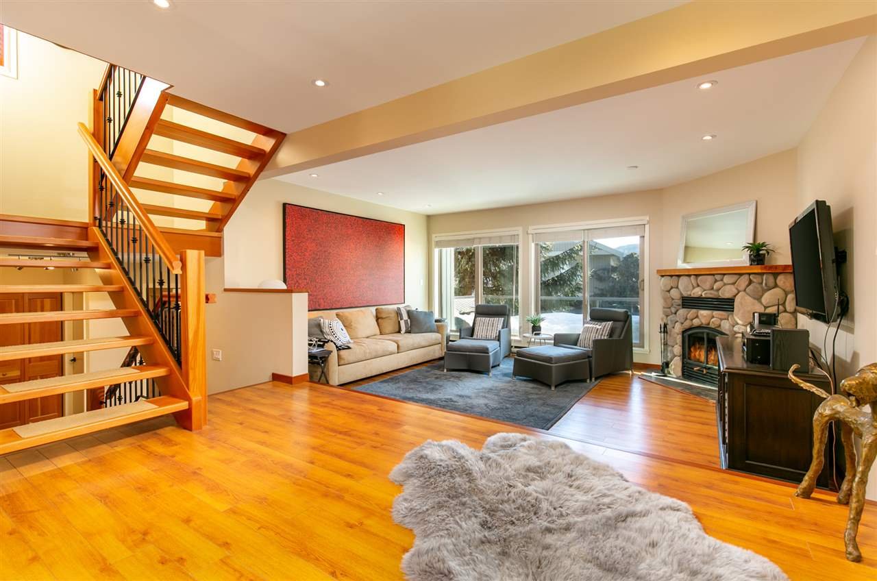 3135 St. Moritz Cres