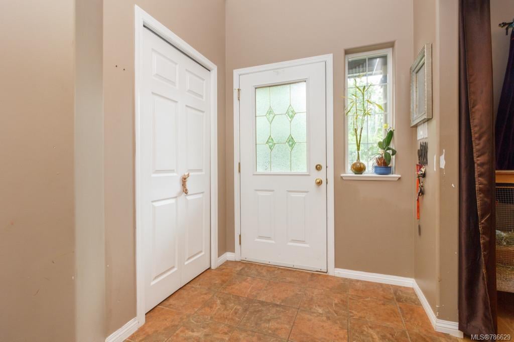 2296 Selwyn Rd, Langford