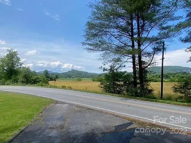 1506 Everett Rd