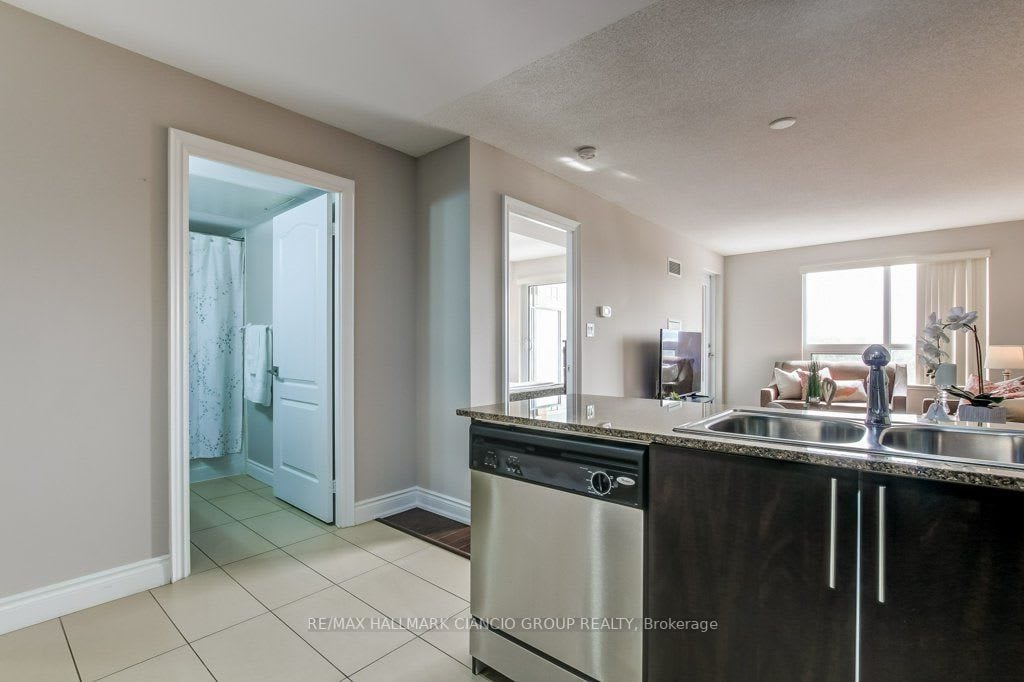 60 South Town Centre Blvd #323