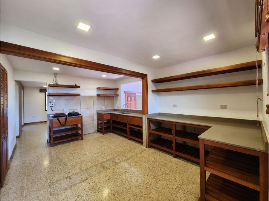 SE Vende Una Hermosa Casa Ubicada en San Isidro General