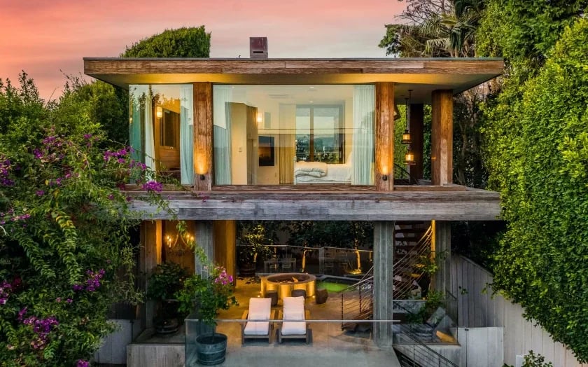 Pamela Anderson eyes $14.9 million for Malibu beach house