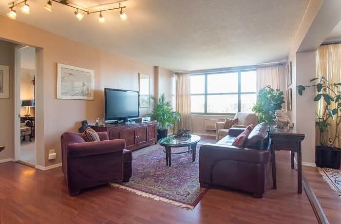 7004 Boulevard E #3D