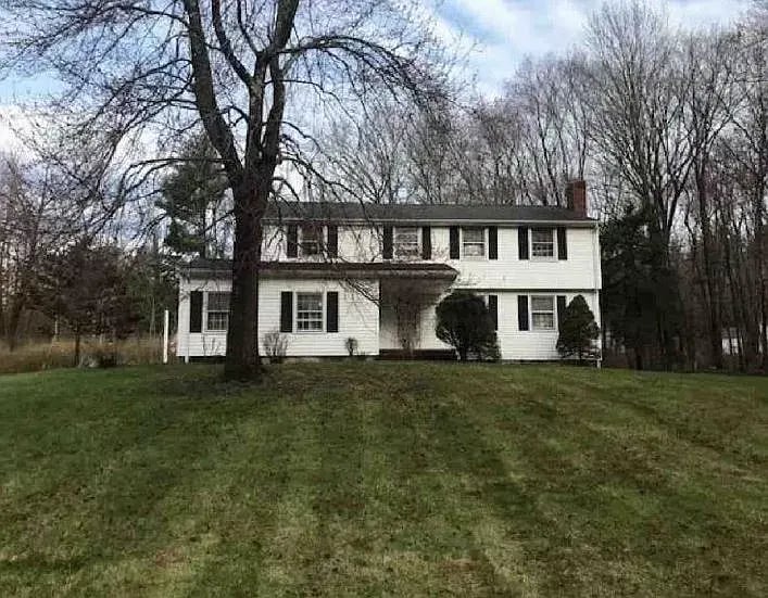3 Valley View Dr