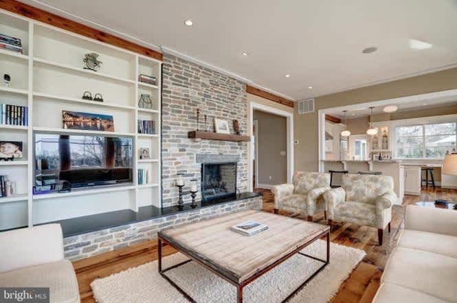 1034 Whitehall Cv