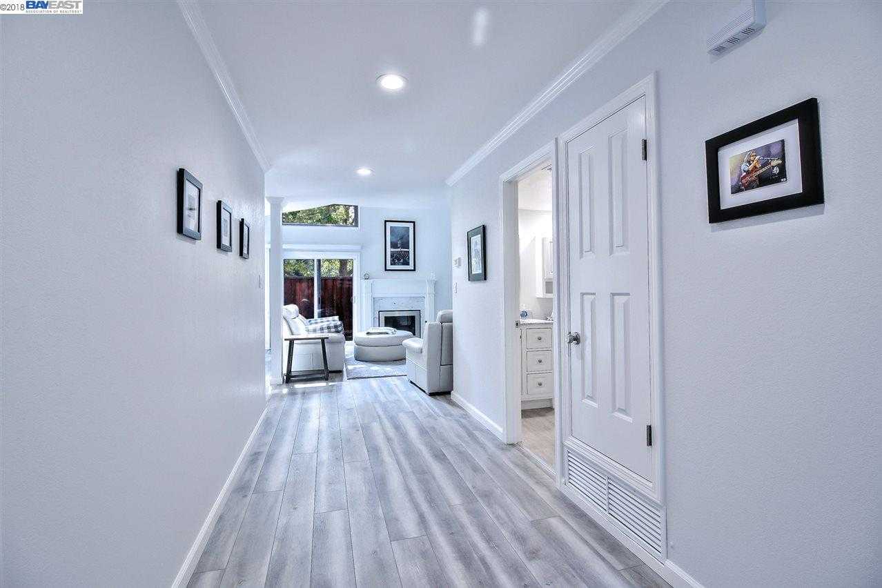 418 Old Orchard Ct