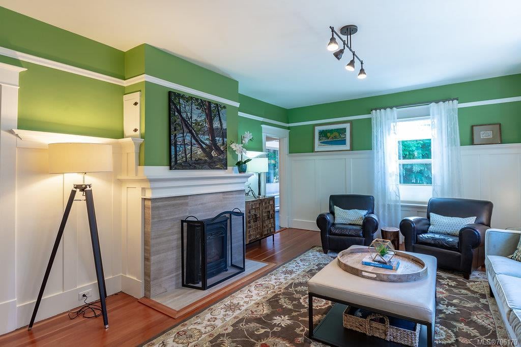 1139 Camrose Cres