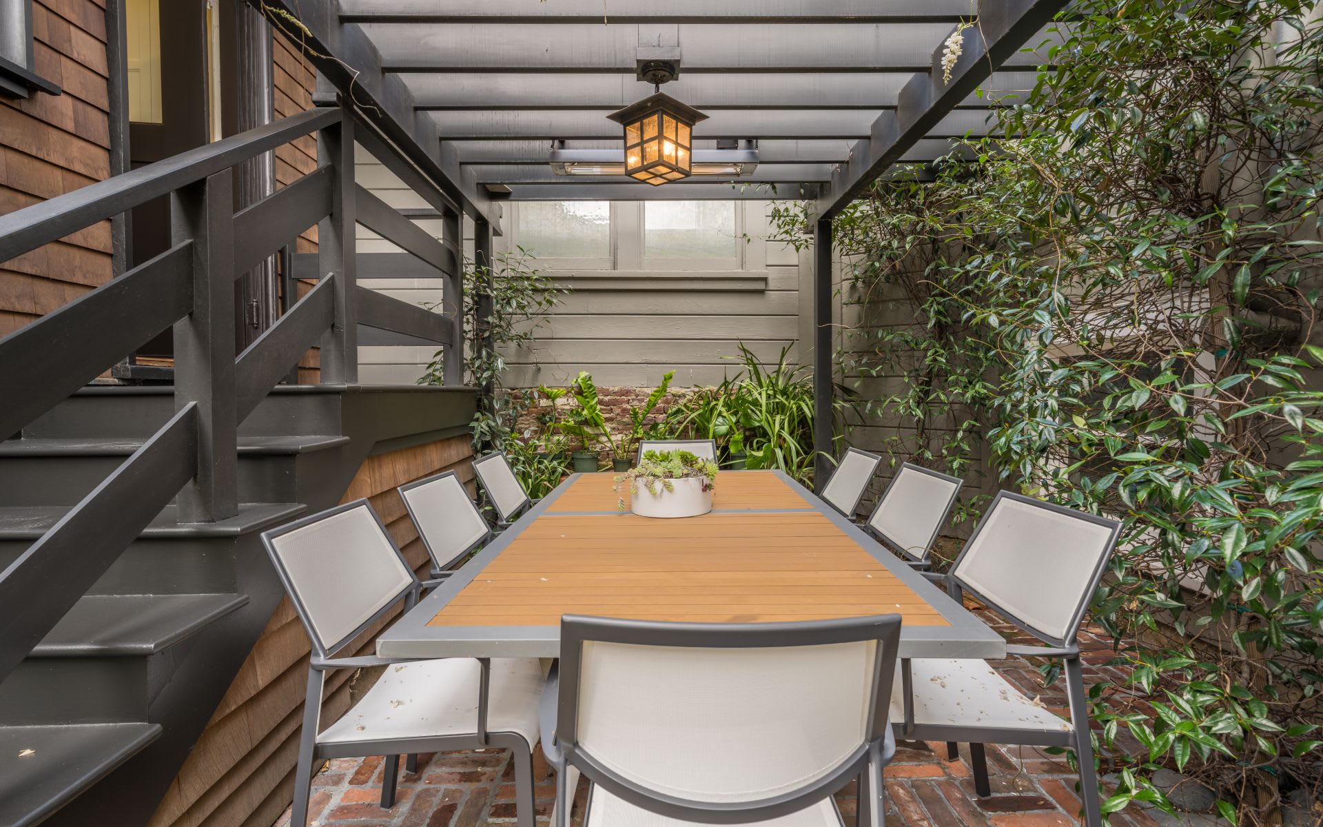 60 Arguello Blvd