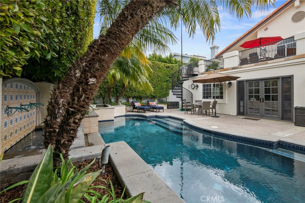 1525 3rd Street