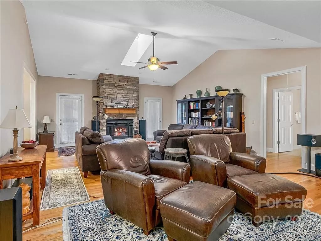 32 Ortanola Ct