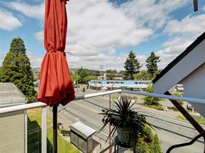 410-663 Goldstream Ave