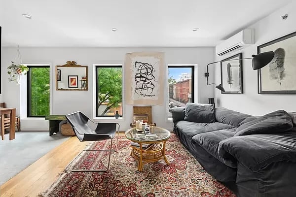 163 Roebling Street Unit: 6