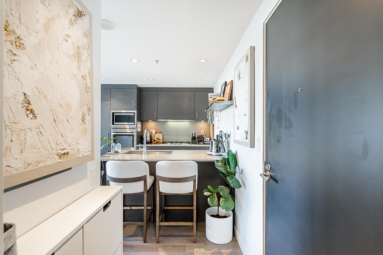 304-728 W 8th Ave