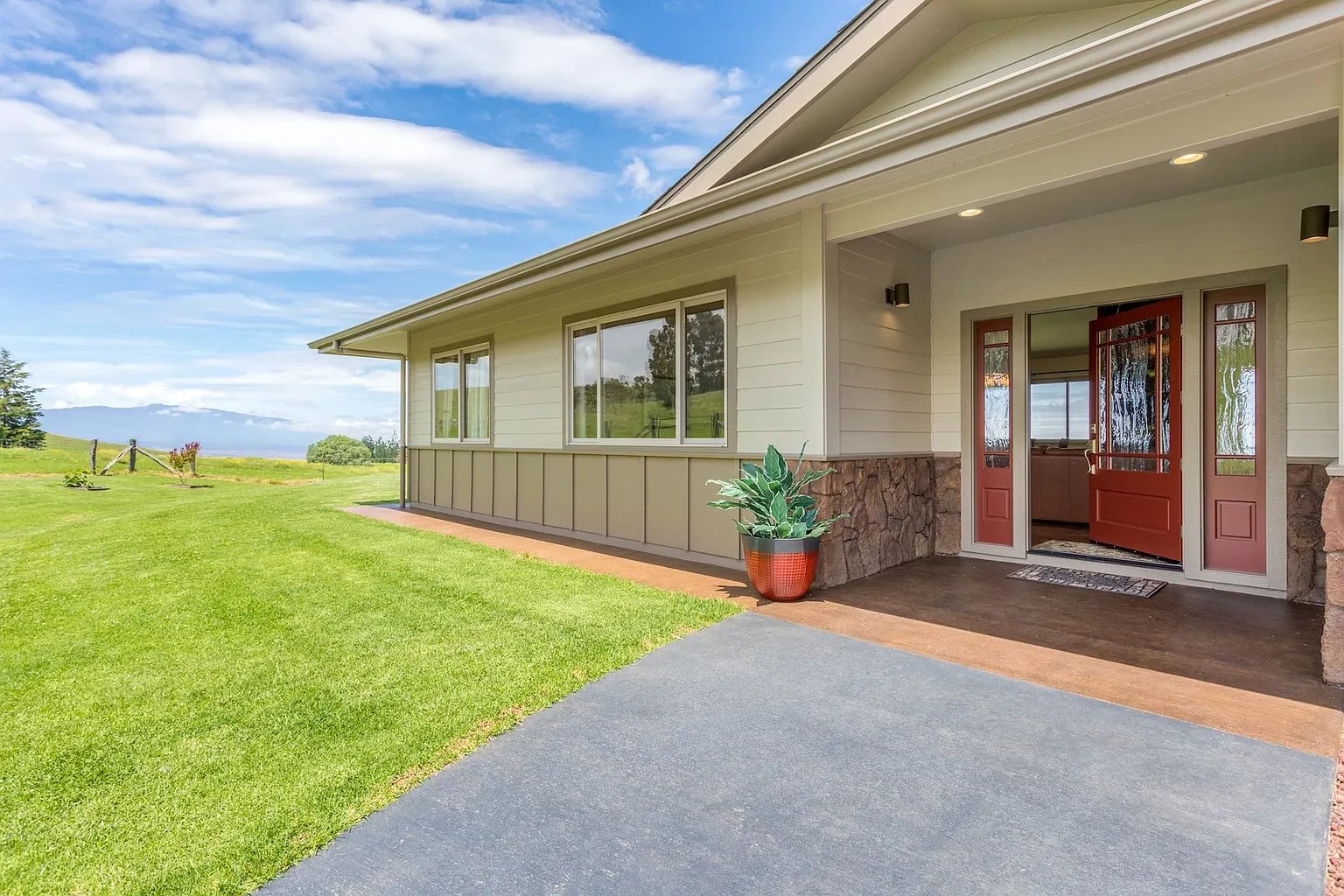 67-1098 Wainoenoe Rd