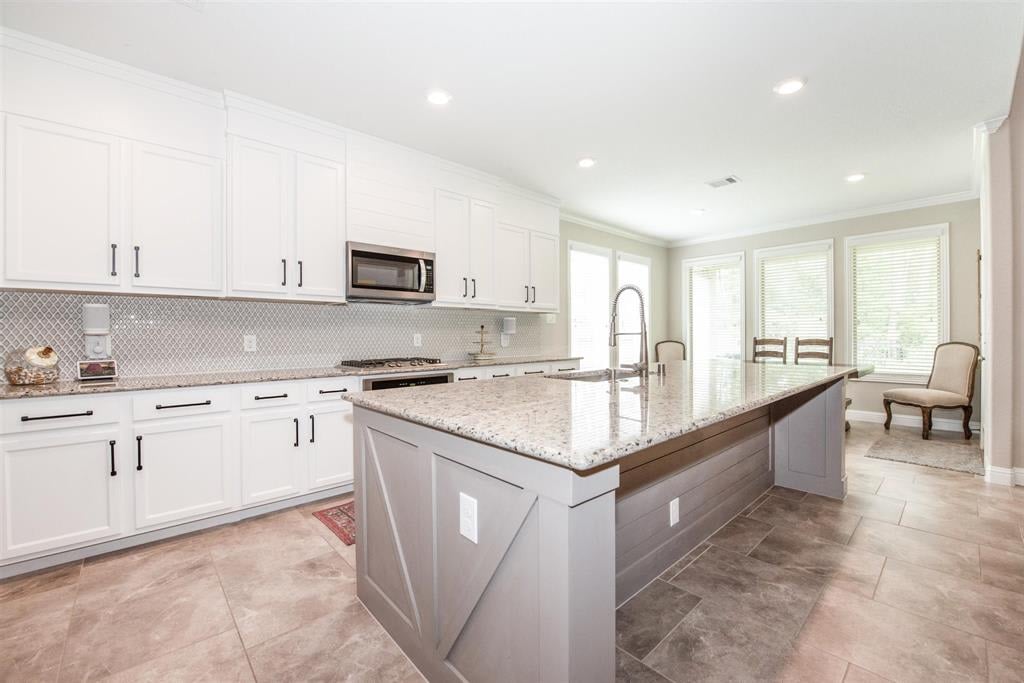 506 PEARL VIEW LANE