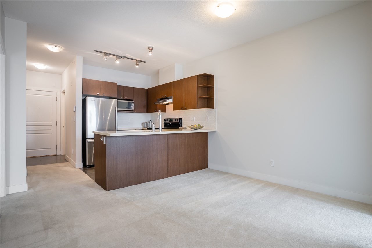 403-4550 Fraser St