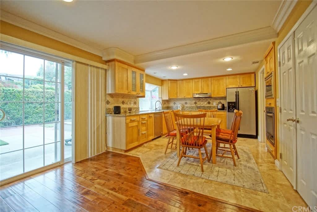 158 N Thistle Rd