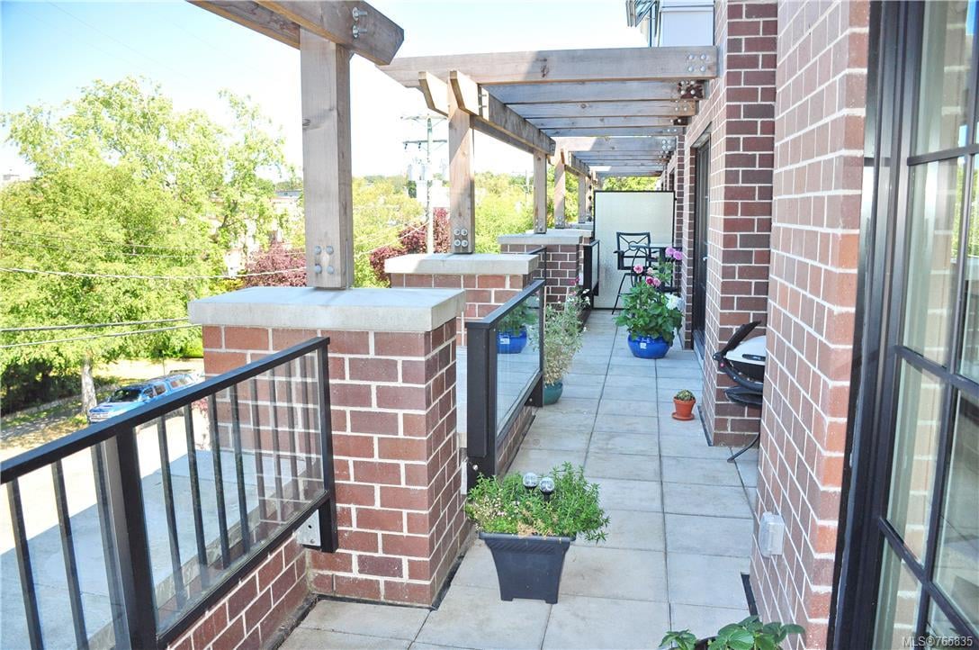 309-1011 Burdett Ave
