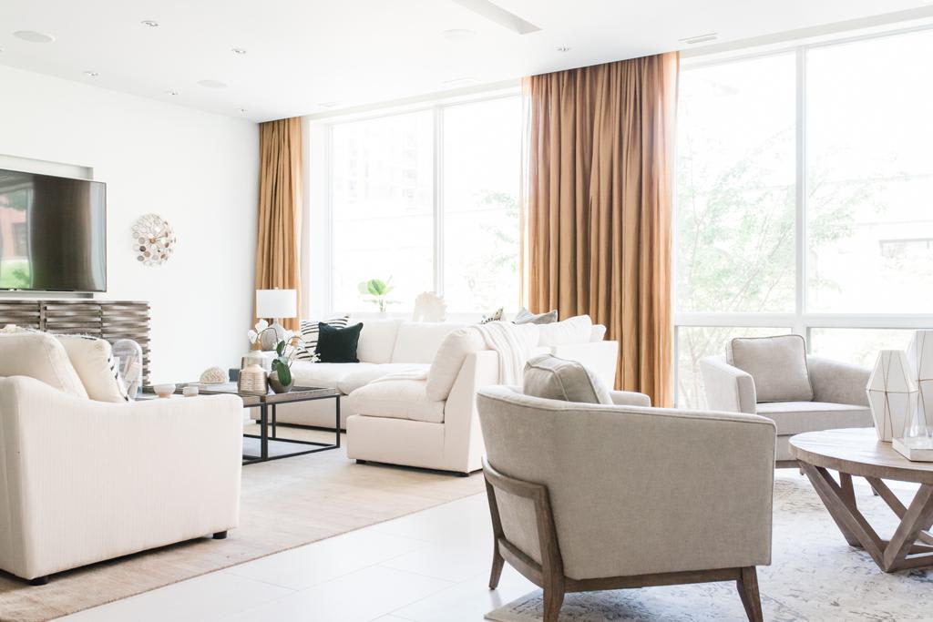 4 Bedroom with Rooftop Located in the Heart of River North