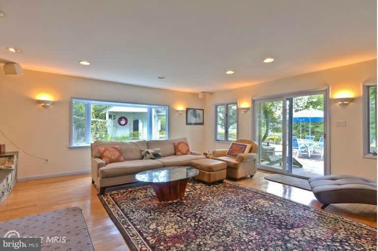 1263 Magothy Rd
