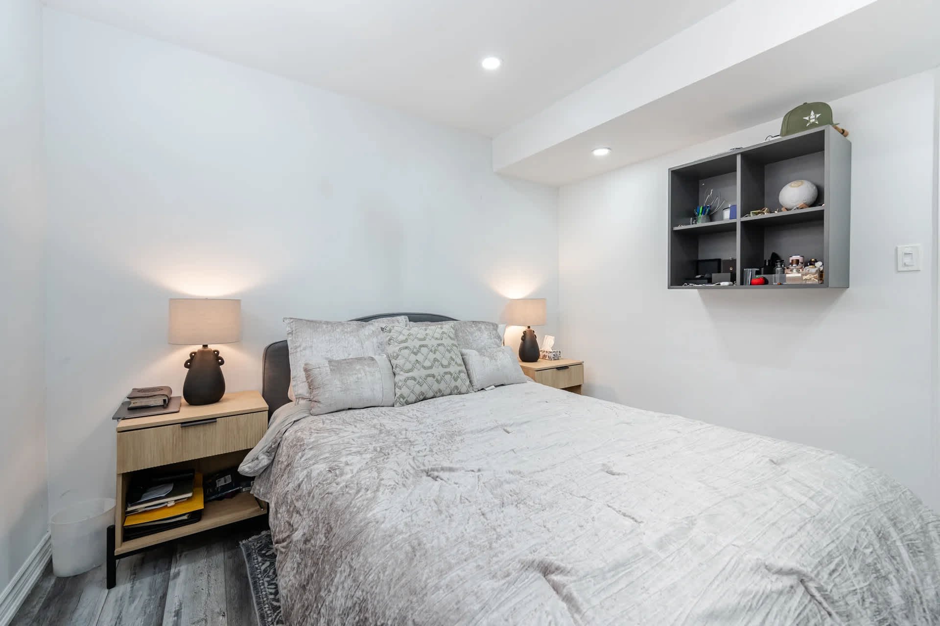 8 Ravencliff Cres Unit: BSMT