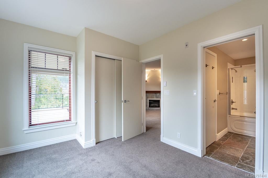 320-1325 Bear Mountain Pkwy