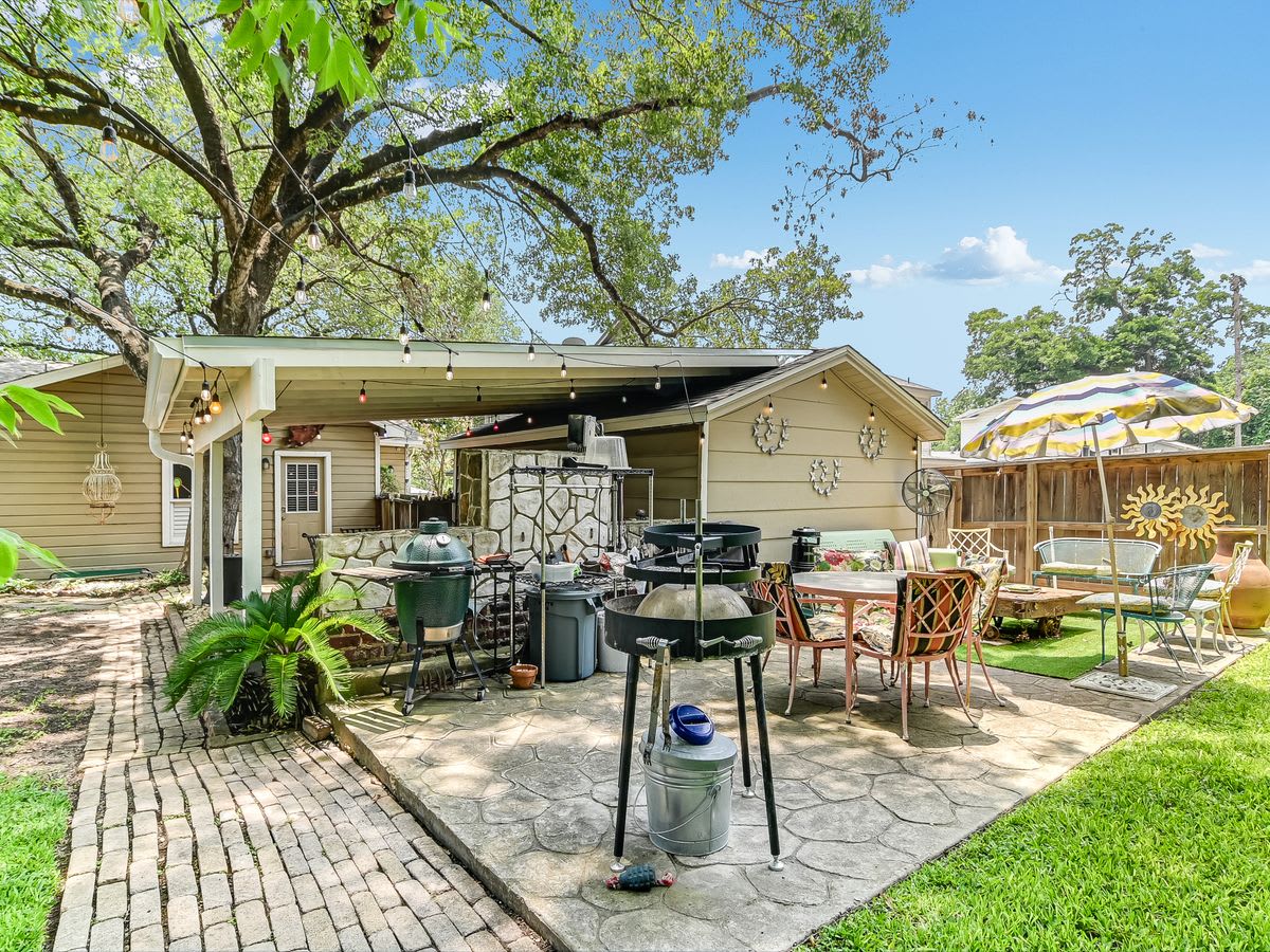 421 Ogden Ln - Alamo Heights