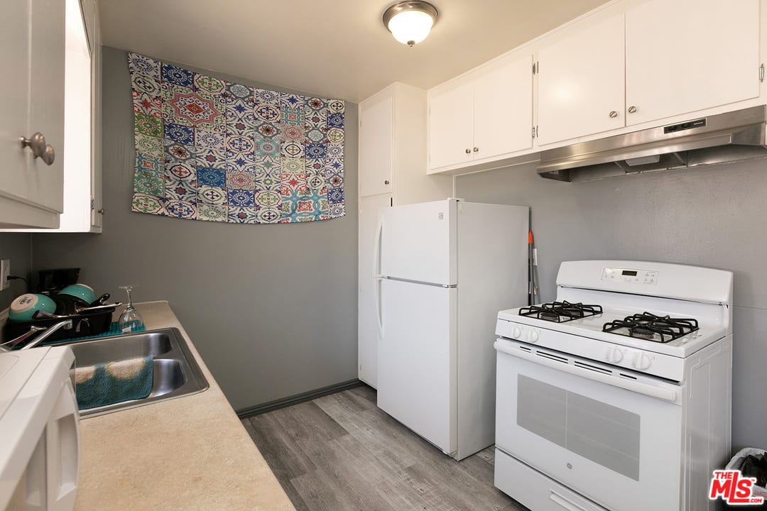 445 E 55th St