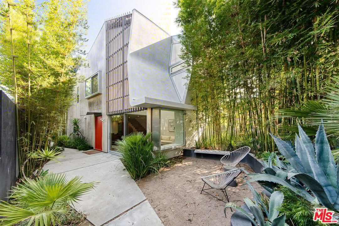 1038 Bay Street