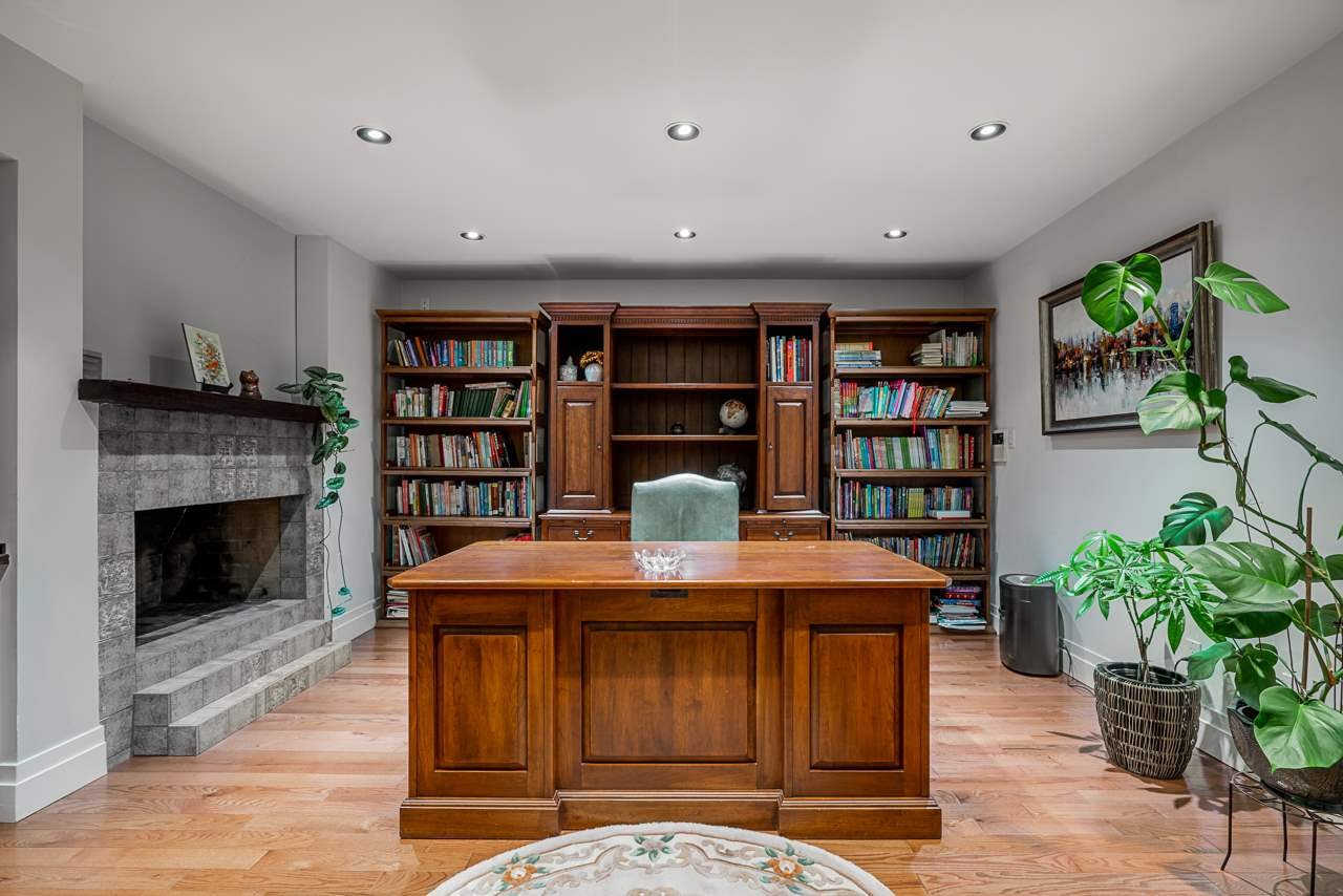305 Stevens Dr