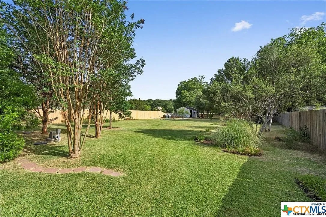 601 Dryden Ln