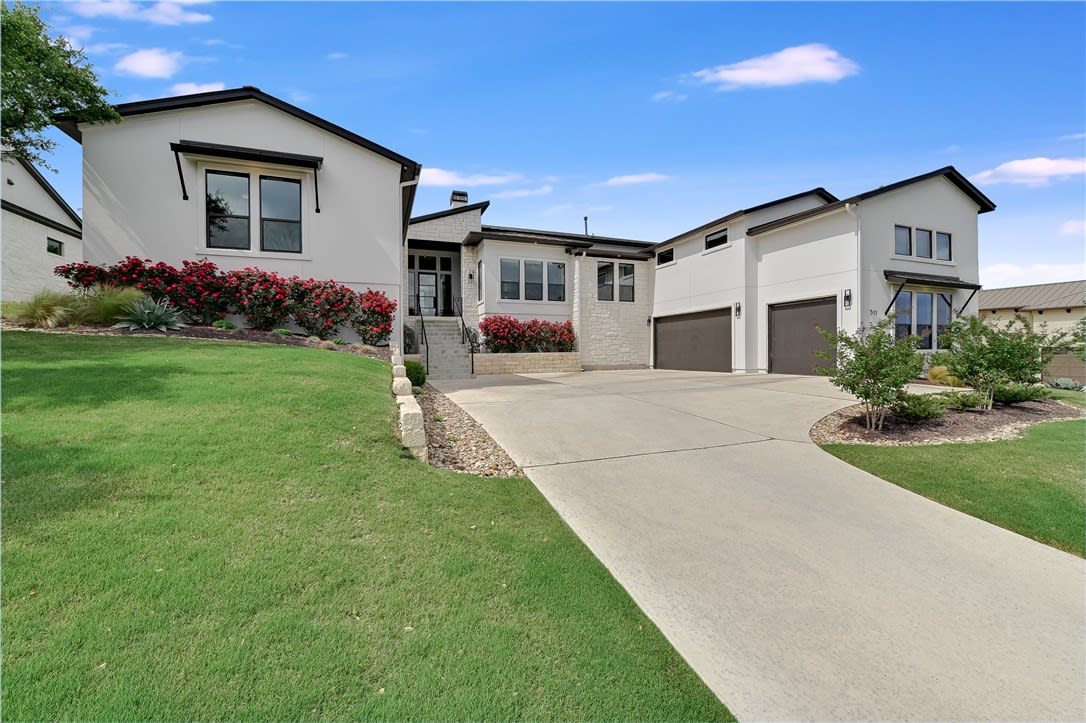 311 Sweet Grass Ln